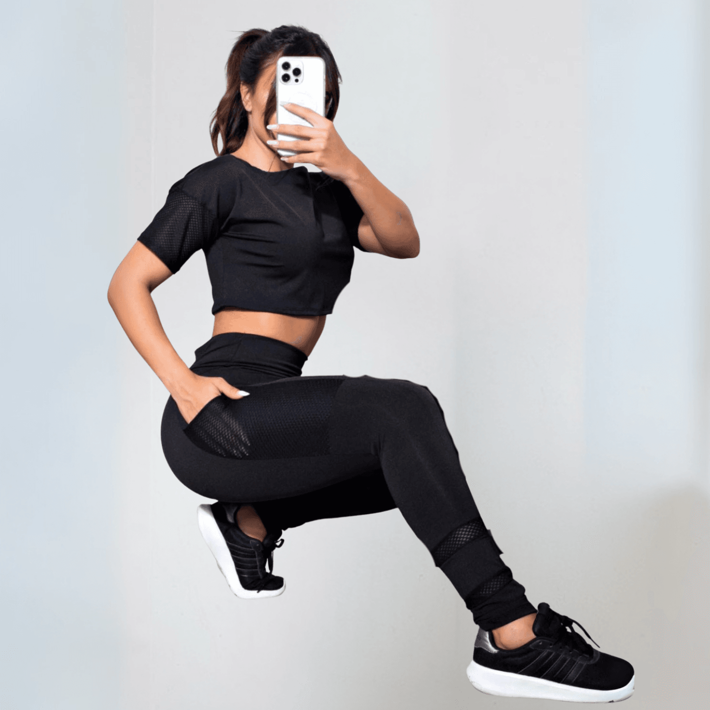 Calça Legging Fitness Preta com Bolso em Tela | REF: LX83 - ATIVA WEAR