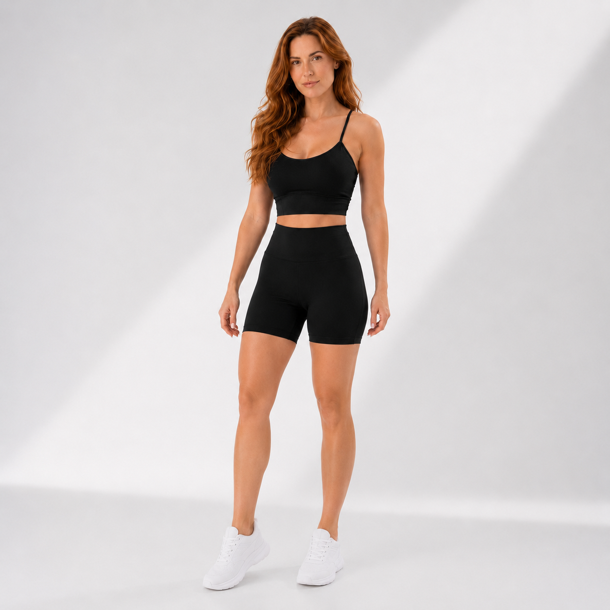 Conjunto Fitness Feminino 2 Peças Top Alça Cruzada Sem Costas Shorts Canelado Controle de Barriga Yoga Poliamida | Ativa Wear