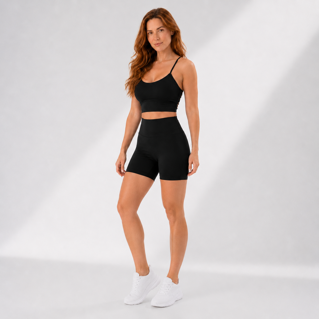 Conjunto Fitness Feminino 2 Peças Top Alça Cruzada Sem Costas Shorts Canelado Controle de Barriga Yoga Poliamida | Ativa Wear