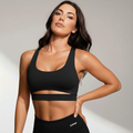 Top fitness feminino alças finas sustentação média Essence na cor Preto – Ativa Wear